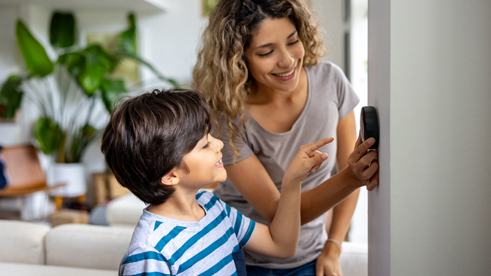 ¿Por qué tener un hogar inteligente? Descubre las ventajas de la tecnología en tu apartamento